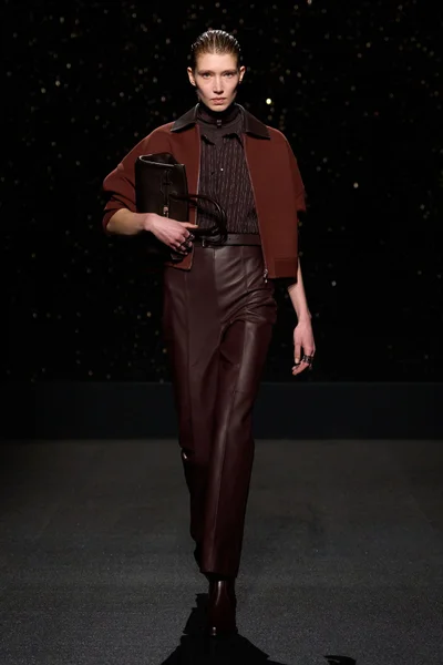 Look 12